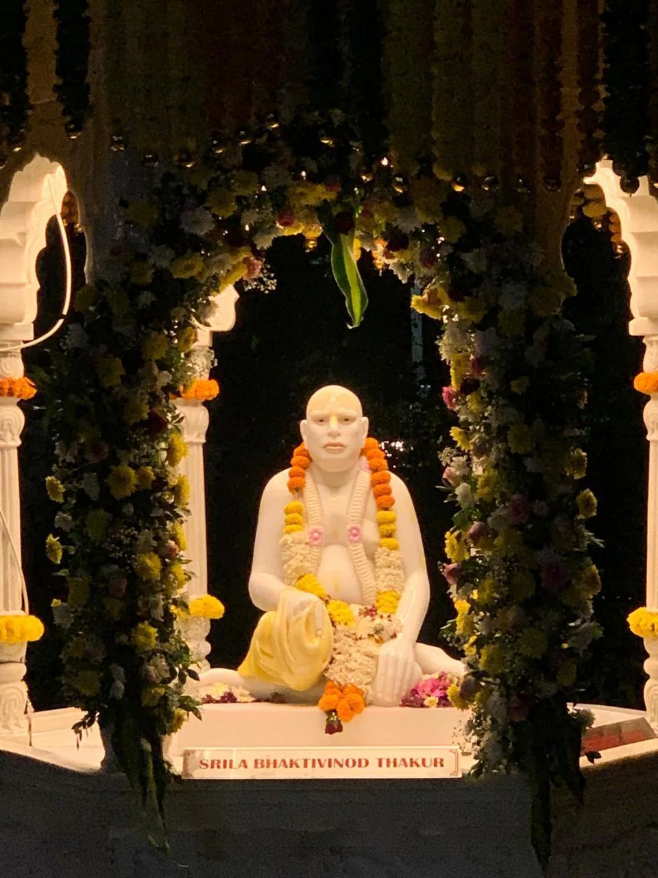 Srila Bhaktivinod Thakur · evening darshan