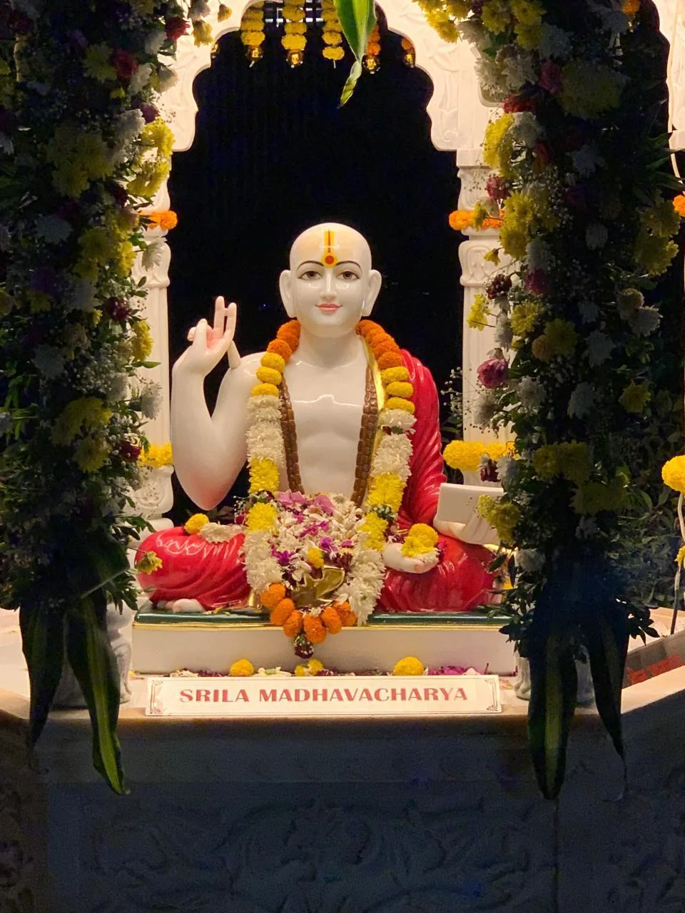 Srila Madhvacharya · evening darshan
